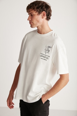 Grimelange Alonzo Erkek Oversize Fit %100 Pamuk Nakışlı Ve Baskılı Ekru T-shirt Ekru