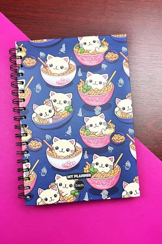 Kedi Noodle Tasarımlı Spiralli Sticker'lı Tarihsiz Konuşan Ajanda Haftalık Planlayıcı Defter renkli
