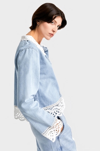 Itsbasic Kadın Kot Rengi 4s5-3 Viskon Kumaş Dantel Detaylı Özel Tasarım Denim Gömlek