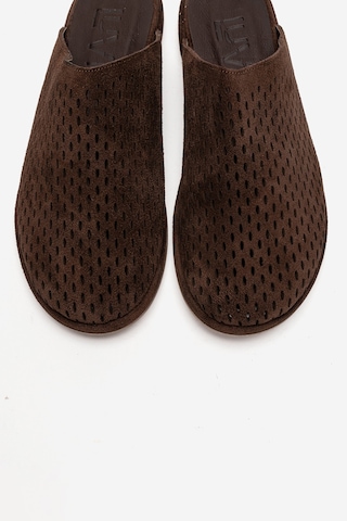 Luvishoes Melara Kahverengi Süet Hakiki Deri Delikli Önü Kapalı Kadın Terlik