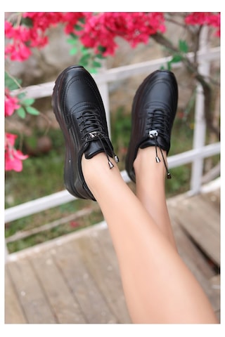 Siyah Cilt Deri Kolay Bağcık Anahtarlı Kadın Spor Ayakkabı Rmy Siyah