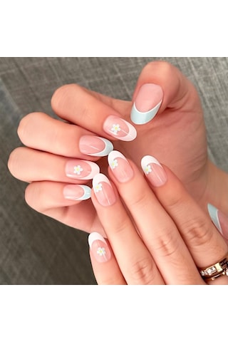 İlkbahar Ve Yaz Fransız Badem Tırnak Uçları Mavi Ve Beyaz Çiçekler Ve Çimen Zarif Bayanlar Tatlı Parlak Takma Tırnaklar 24 Adet Tırnak Sanatı Dahil Araçlar Ys1107