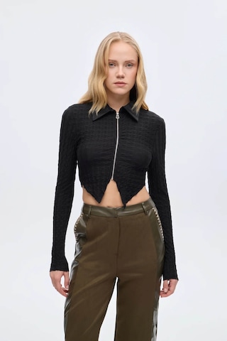 Quzu Gofre Dokulu Fermuarlı Crop Siyah Kadın Bluz Blz01121 Siyah
