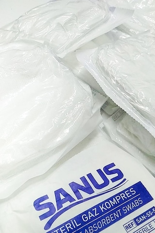 Sanus Sanipack Nonwoven Steril Gazlı Bez Kompres 7.5 x 7.5 CM 4 x 100 Adet