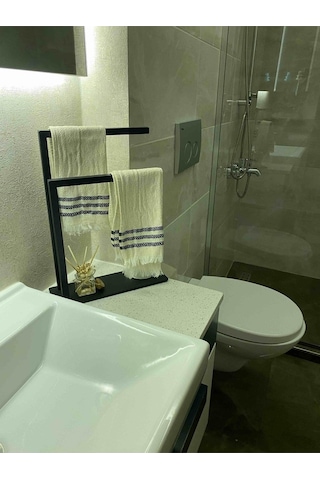 Aju Havluluk Tezgah Üzeri Kağıt Havluluk Mutfak Banyo Düzenleyici Metal Tasarım Montaj Gerektirmez Siyah Siyah