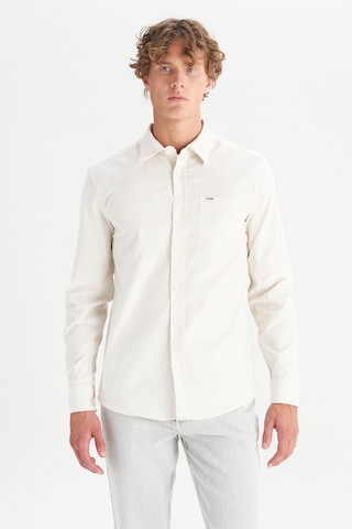 Wrangler Pamuk Regular Fit Normal Kesim Klasik Yaka Cepli Kadife Gömlek Bej