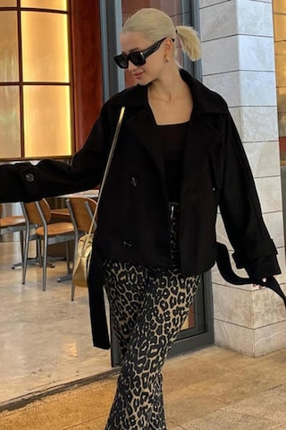 Madmext Siyah Düğmeli Kruvaze Yaka Kısa Kemerli Ceket Mg2174 Siyah
