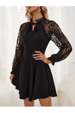 Butik Ayvitrin Kadın Uzun Kollu Yakadan Bağcıklı Dantel Detaylı Kısa İthal Krep Elbise Siyah