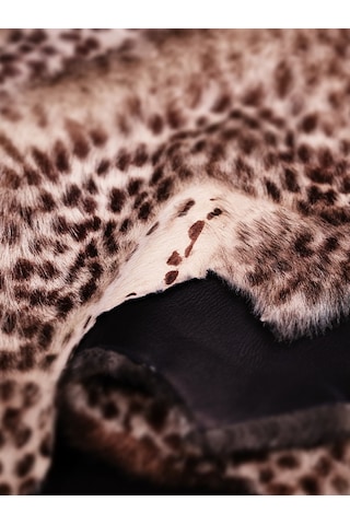 Naturel Leopar: Hakiki Hayvan Derisi Aksesuarıyla Evinizdeki