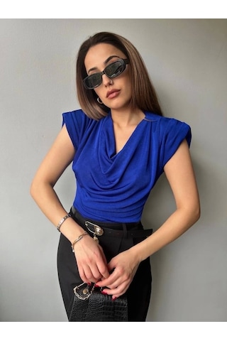 Defymoda Kadın V Yaka Vatka Detay Kolsuz Dökümlü Bluz Mavi