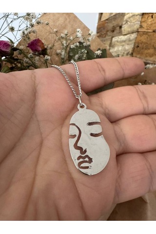 Soyut İnsan Yüzü Figürlü Unisex Kolye Modern Ve Sanatsal Tasarım Çok renkli