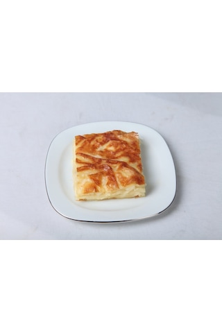 Yörem Tatlı Evi Su Böreği 1 KG