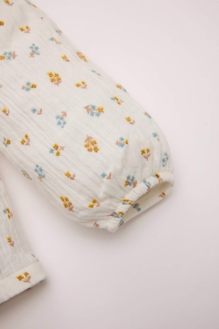 DeFacto Kız Bebek Müslin Çiçek Desenli Fırfırlı Yaka Uzun Kollu Gömlek D8764A524WNER105 Ekru