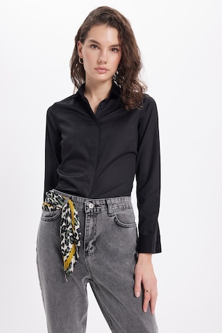 Tudors Kadın Slim Fit Non-ıron Pamuklu Vücuda Oturan Ütü Gerektirmez Pensli Siyah Gömlek-42045 Siyah