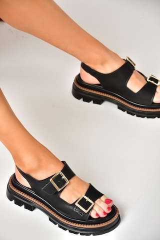 Fox Shoess437302209 Siyah Kalın Tabanlı Kadın Sandalet Siyah