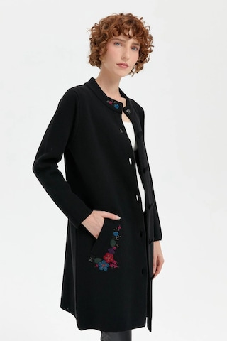 Desen Triko Kadın Dik Yaka Cebi İşlemeli Uzun Yün Kaban 24012 Siyah Siyah