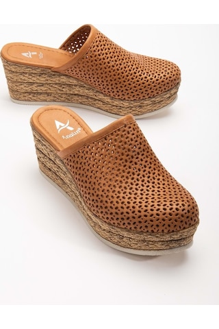 Analin Shoes Kadın Hakiki Deri Burnu Kapalı Dolgu Topuk Terlik Taba