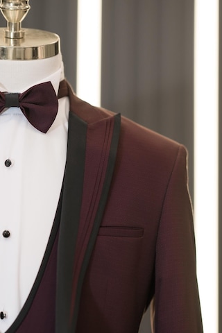 Slimfit Armürlü Kırlangıç Çıkmalı Yaka Yelekli Papyonlu Smokin Takım Elbise 001