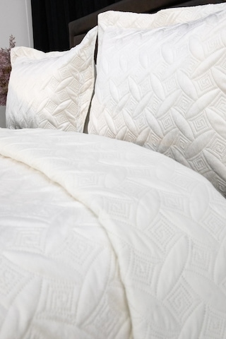 Queen Kadife Çift Kişilik Yatak Örtüsü - Krem