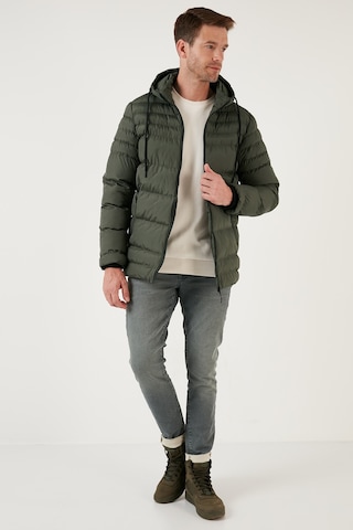 Buratti Su Itici Slim Fit Soğuğa Ve Rüzgara Dayanıklı Kapüşonlu Şişme Erkek Mont 649005 Haki