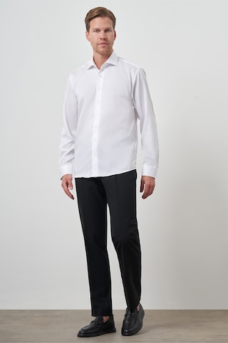 Morven Erkek Beyaz Pamuk Trend Slim Fit Dar Kesim Non Iron Gömlek 26mc004001600 Beyaz Beyaz