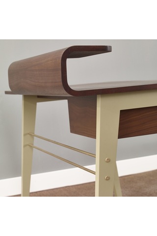 U-Turn Çalışma Masası - Ceviz