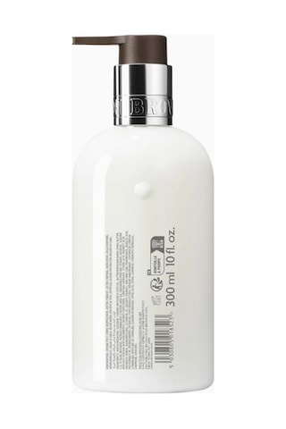 Molton Brown Bluebell & Yabani Çilek Nemlendirici Vücut Losyonu 300ml,çıçeksı Ve Ferah Koku
