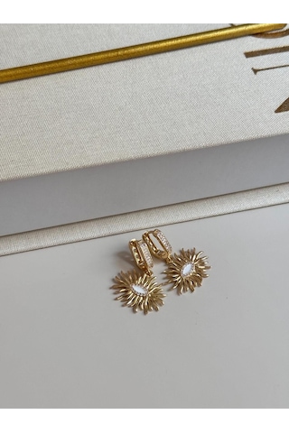 Altın Kaplama Güneş Figürlü Taş Detaylı Küpe Işıltılı Ve Zarif Tasarım Altın