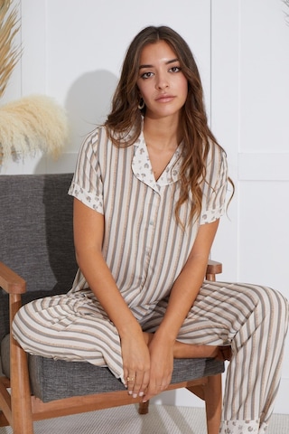 Sevim Kadın Kısa Kol Gömlek Yaka Önden Düğmeli Bej Pijama Takım C9t2n551 001
