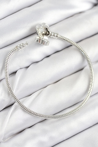 Pirinç Charm Zirkon Taşlı Yonca Model Gümüş Renk Kadın Bileklik 5886 Belirtilmemiş 89600472