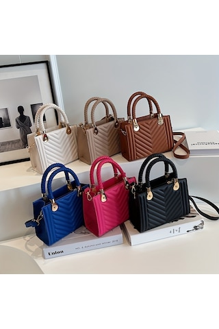 Klasik Kapitone Detaylı Kare Bayan Çanta