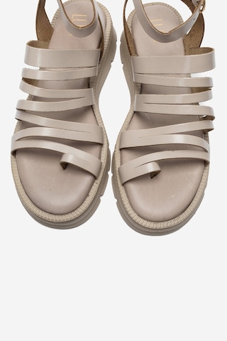 Luvi Shoes Elsa Krem Hakiki Deri Çok Bantlı Kadın Parmak Arası Sandalet
