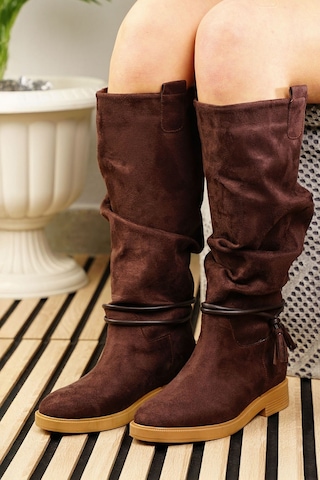 Günlük Kadın Diz Altı Çizme Körüklü Alçak Topuklu Tırtıklı Tabanlı Kürklü Astarlı Püskül Detay 1045 Kahve Süet