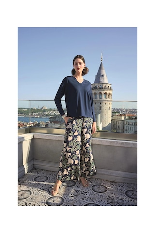 L'ombre Yaprak Desenli Uzun Kollu V Yaka Pijama Takımı Lacivert