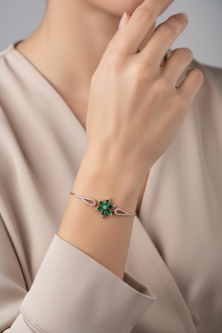 Çekirdekjewelry 925 Ayar Gümüş Zümrüt Taşlı Lotus Bileklik Pembe