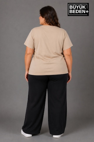 Superlife Süperlife Büyük Beden Kadın V Yaka Pamuklu Basic Tişört Lacivert 3xl-6xl Spr26btsk509 Bej