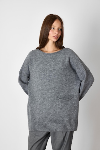 Gri Cep Detaylı Oversize Triko Kazak