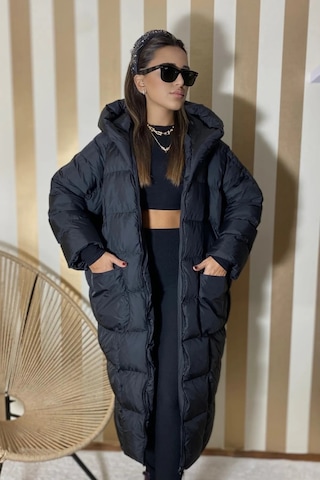 La Querta Kadın Siyah Kapüşonlu Şişme Uzun Oversize Mont Qaq1 Qaq1