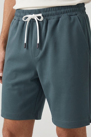 Tommy Life Orman Yeşili Standart Fit Basic Arka Cepli Erkek Şort - 81314 Yeşil