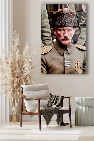 Mustafa Kemal Atatürk Üniformalı Dikey Cam Tablo Evlika, Modern Ev Ofis Salon Duvar Dekoru, Hediyelik Tablo