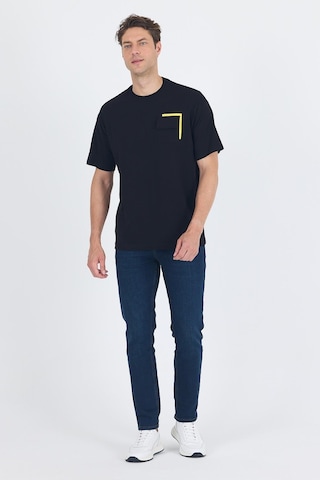 Siyah Kısa Kol Bisiklet Yaka Kapaklı Cep Pamuk Casual Oversize Tişört 1011250131 Siyah