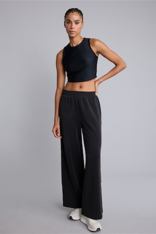 Defacto Parlak Crop Top Bisiklet Yaka Sporcu Atlet E7723ax26aubk81 Siyah-bk81