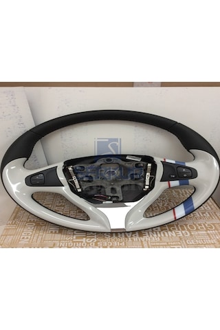 Clio 4 Özel Seri Direksiyon Simidi 484007126r