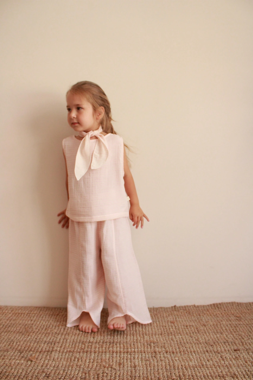 Fularlı Pembe Çizgili Çapraz Şerit Detaylı Müslin Takım Pembe