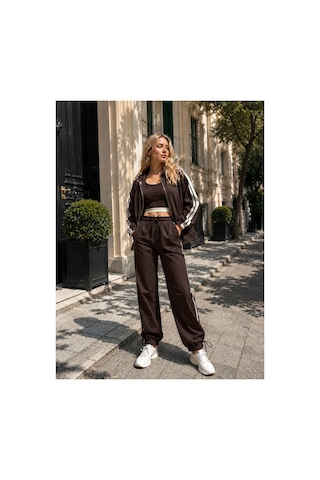 Kadın Koyu Kahverengi Spor Takım Şerit Detaylı Crop, Oversize Ceket Ve Lastikli Bağcıklı Pantolon - 2322 M