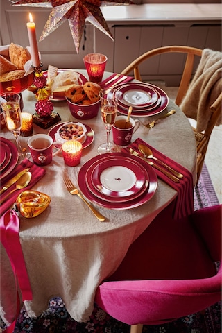 Kırmızı Porselen Yemek Tabağı 26,5 Cm