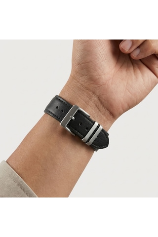 Apple Watch Uyumlu İnce Siyah Deri Kordon Metal Köprülü