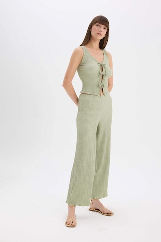 Defacto - Slim Fit Dar Kesim V Yaka Önden Bağlamalı Bürümcük Kolsuz Bluz D3568AX24AU Yeşil