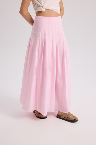 Mai Collection Mai Studios Co. Sera Pile Detay Pembe Uzun Etek Pembe