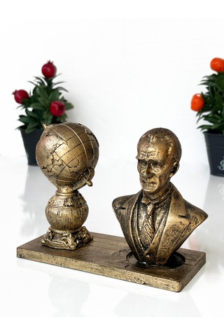 Atatürk Ve Dünya Küresi Figürü Dekoratif Anı Ve Masa Üstü Bibl